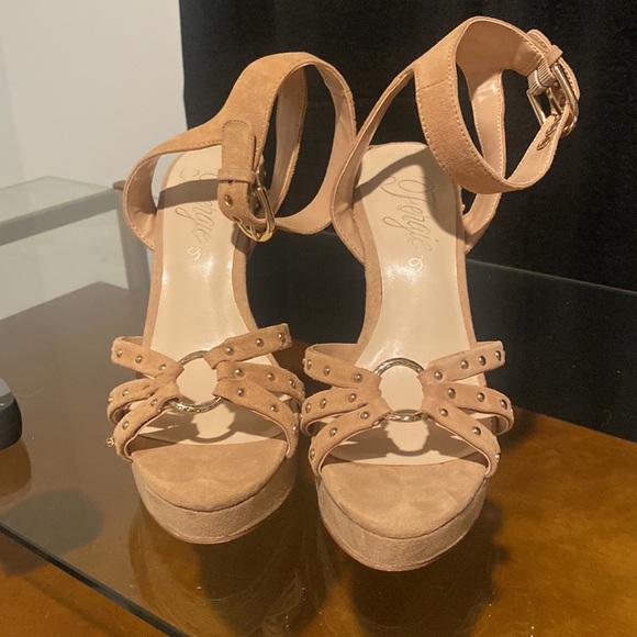 Fergie Cream Platform Heels - Picture 3 of 10